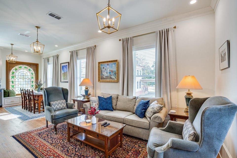 Historic Charnwood Guest House- 1 Mile to Downtown Apartment in Tyler