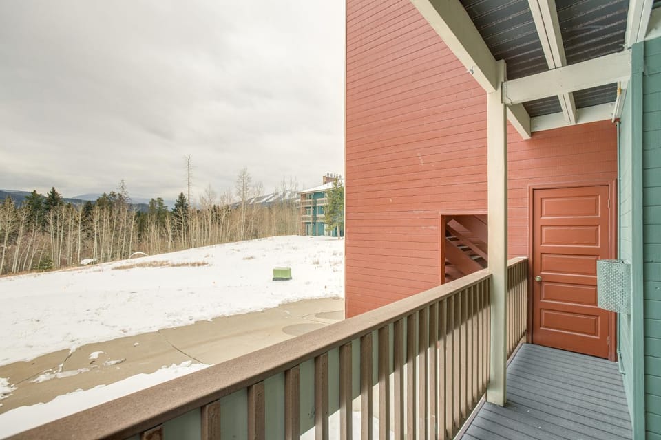 Easy Ski Shuttle Access! Winter Park Mtn Getaway House in Fraser