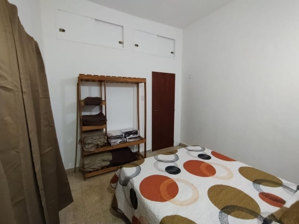 Bedroom, towels