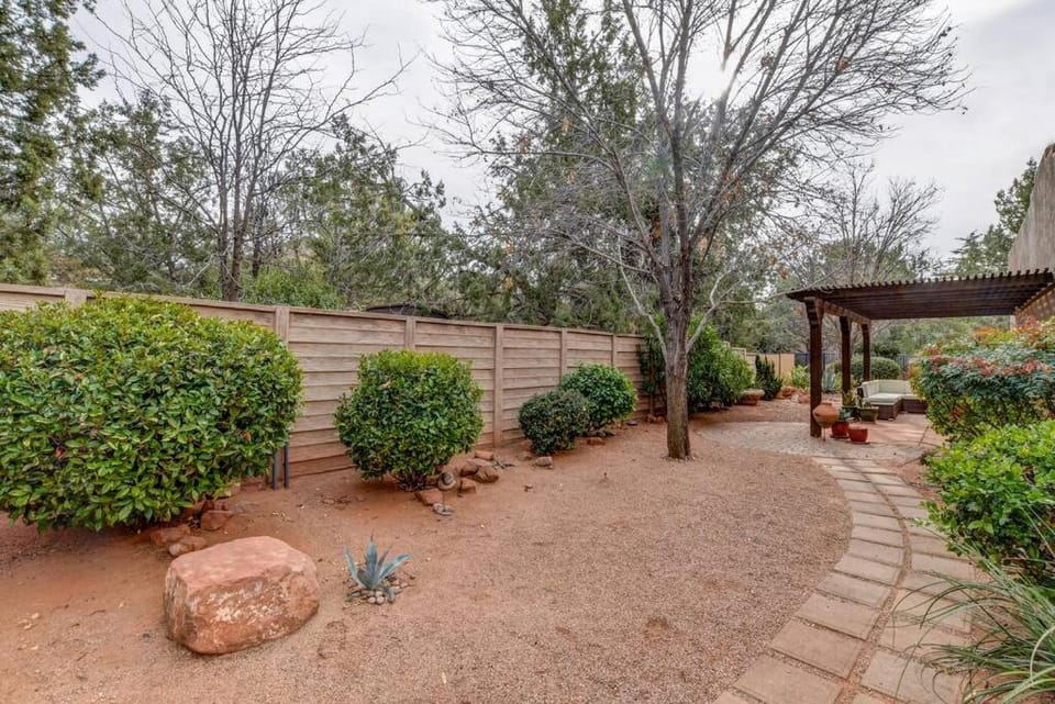 Sedona Retreat W/ Tesla Mobile Charger House in Sedona