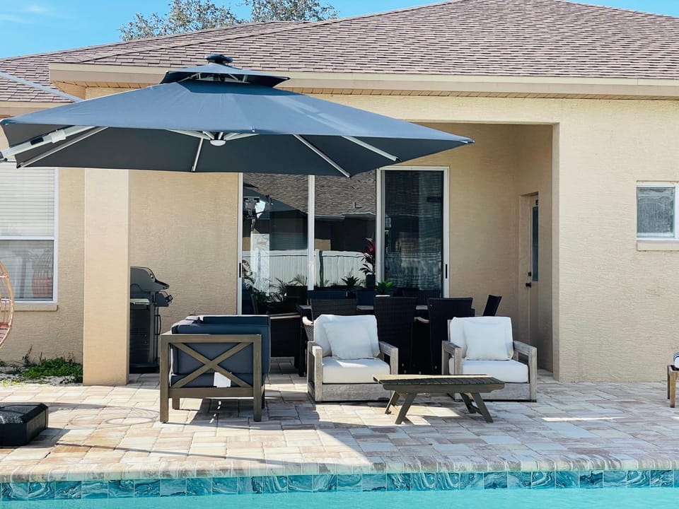 Luxury Home W Heated PoolNear IMG & Siesta Key Beach House in Bradenton