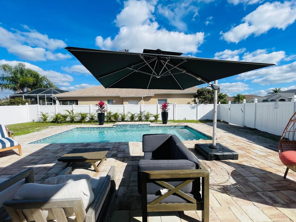 Luxury Home W Heated PoolNear IMG & Siesta Key Beach House in Bradenton