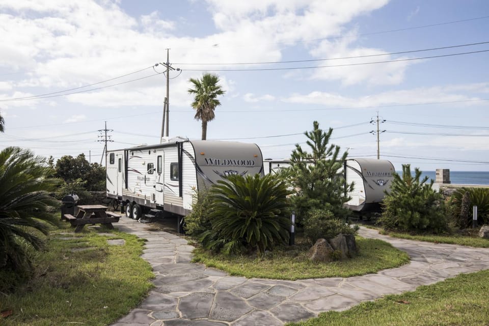 Mei the Caravan Country House in South Korea