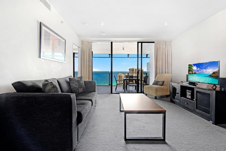 TV and multimedia, Living room, Seating area, Evening entertainment, City view, Sea view, Street view