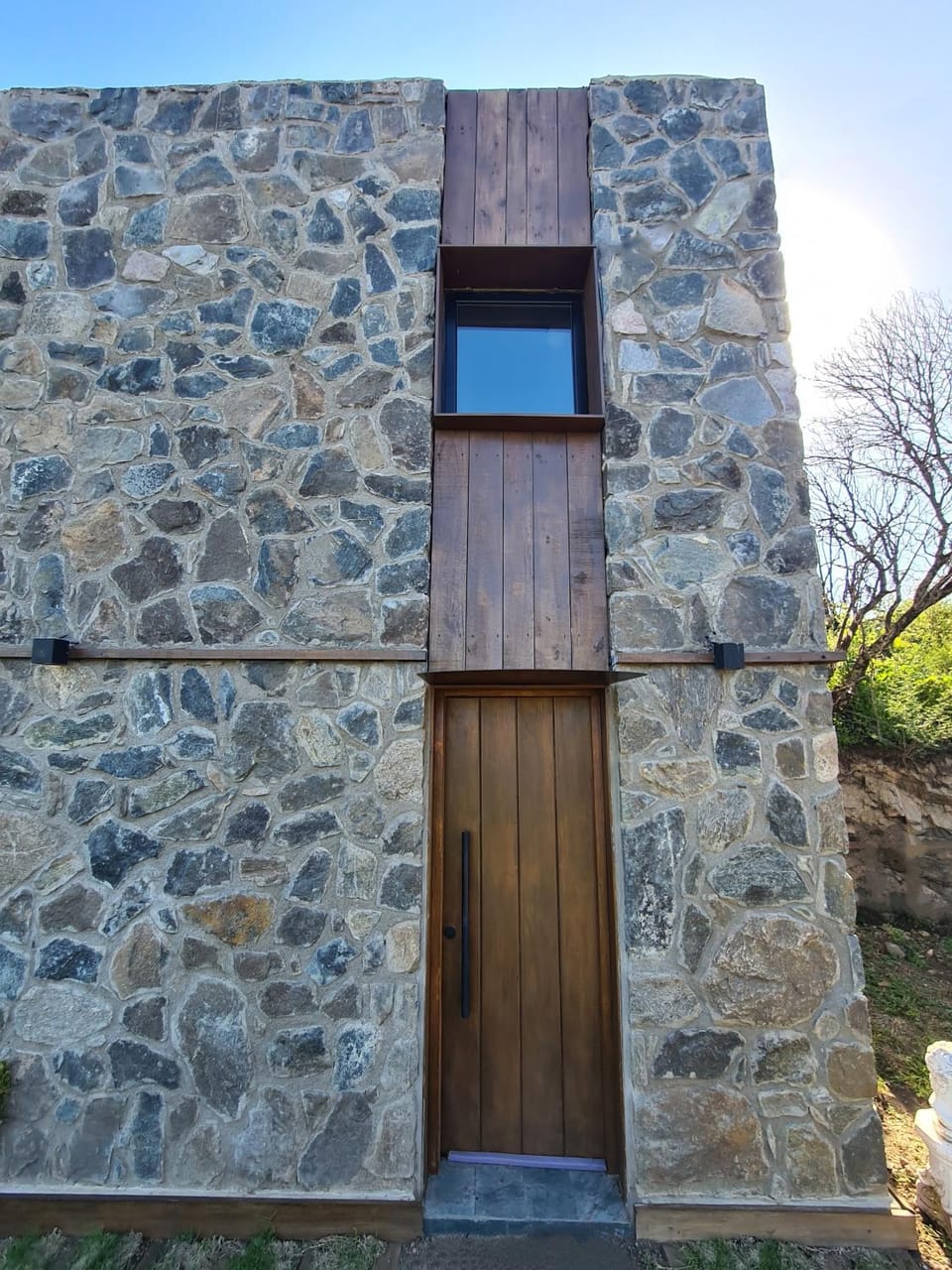 Facade/entrance, Off site