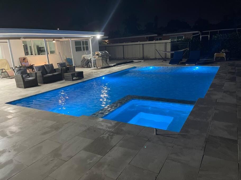 Swimming pool