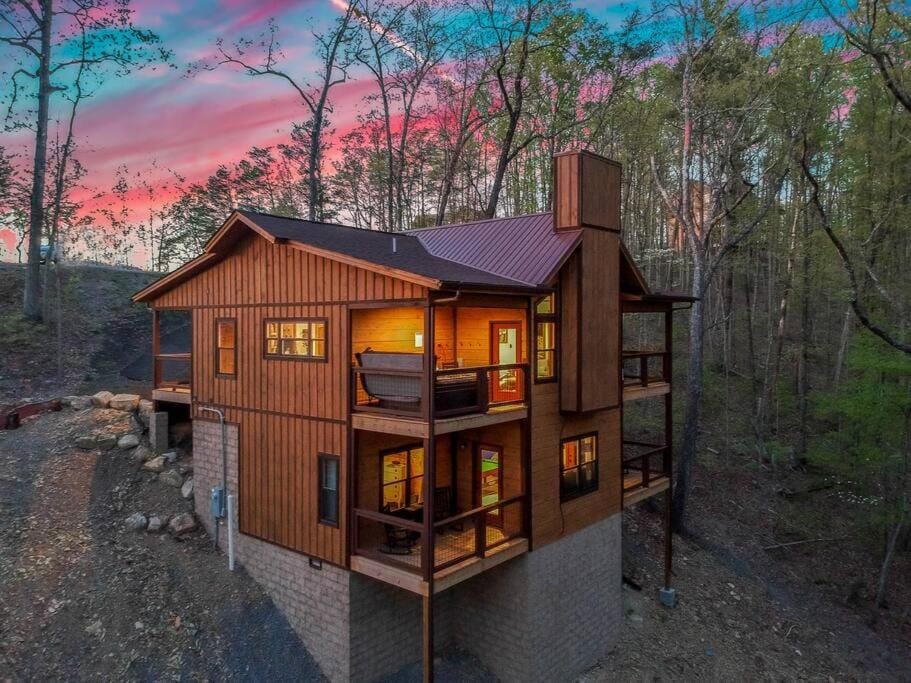 Misty Mountain Cabin, Great Smoky Mountains Cabin in Sevier County