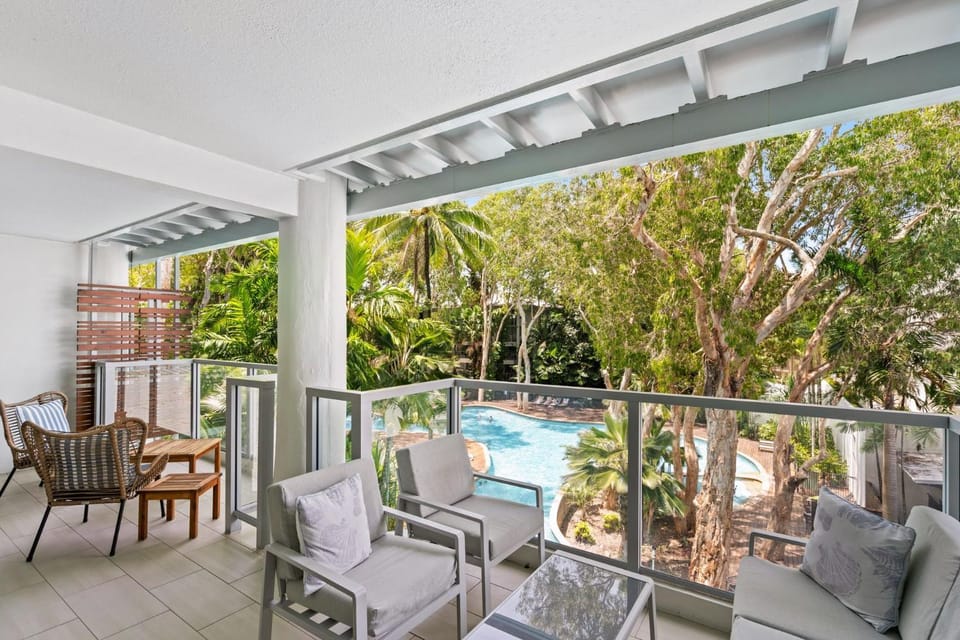 Patio, Garden, View (from property/room), Balcony/Terrace, Seating area, Garden view, Pool view, Swimming pool