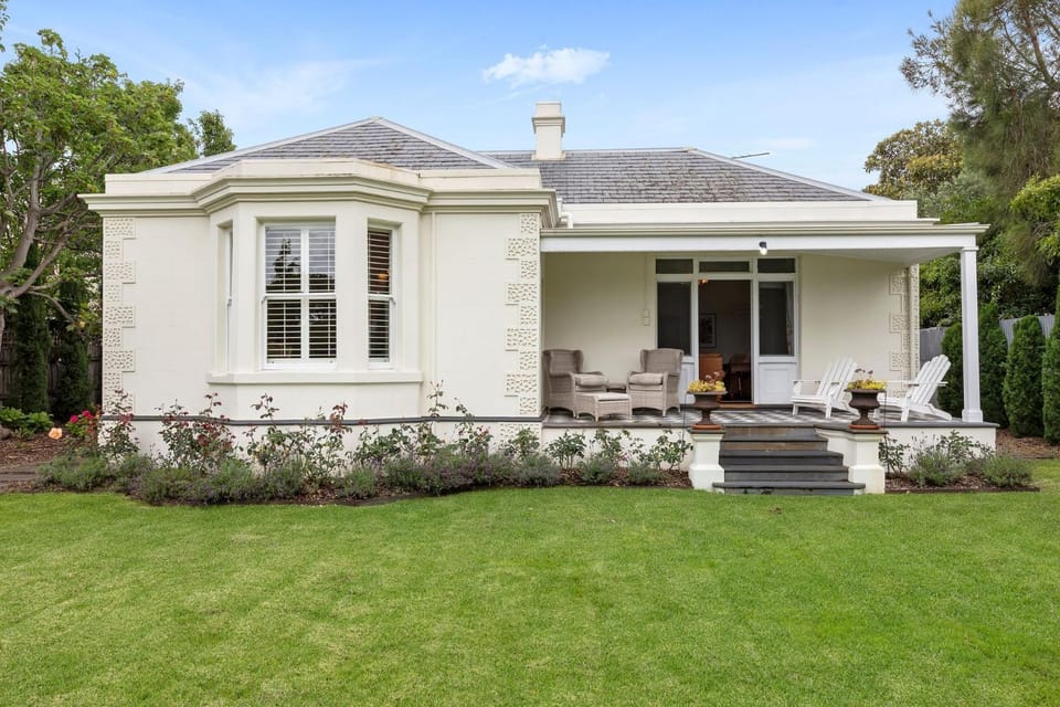 Property building, Patio, Garden