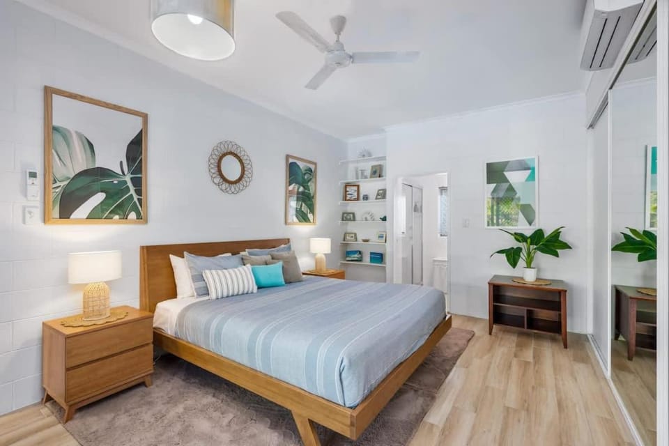 Bed, Photo of the whole room, Bedroom, air conditioner