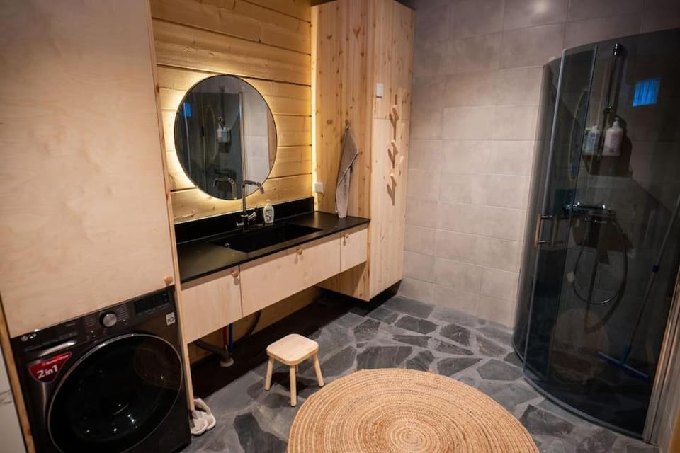 Uusi hirsimökki 7 henkilölle Villa in Lapland