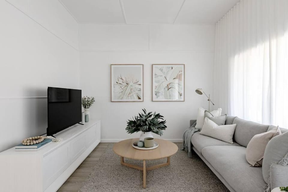 TV and multimedia, Living room, Seating area, Evening entertainment