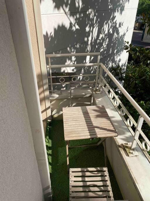 View (from property/room), Balcony/Terrace, Dining area