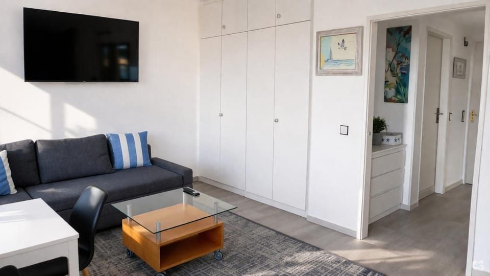 TV and multimedia, Living room, Seating area, wardrobe