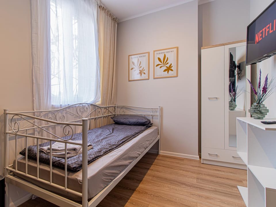 Louvre Loft: Charming Studio in Central Sofia Apartment in Sofia