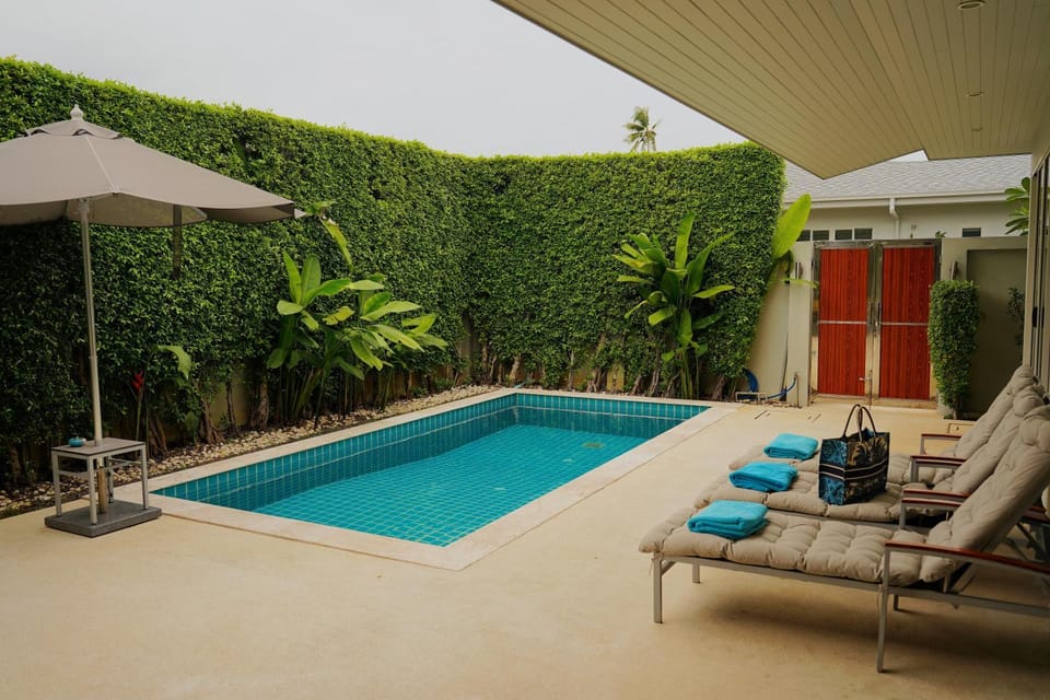 Garden view, Pool view, sunbed