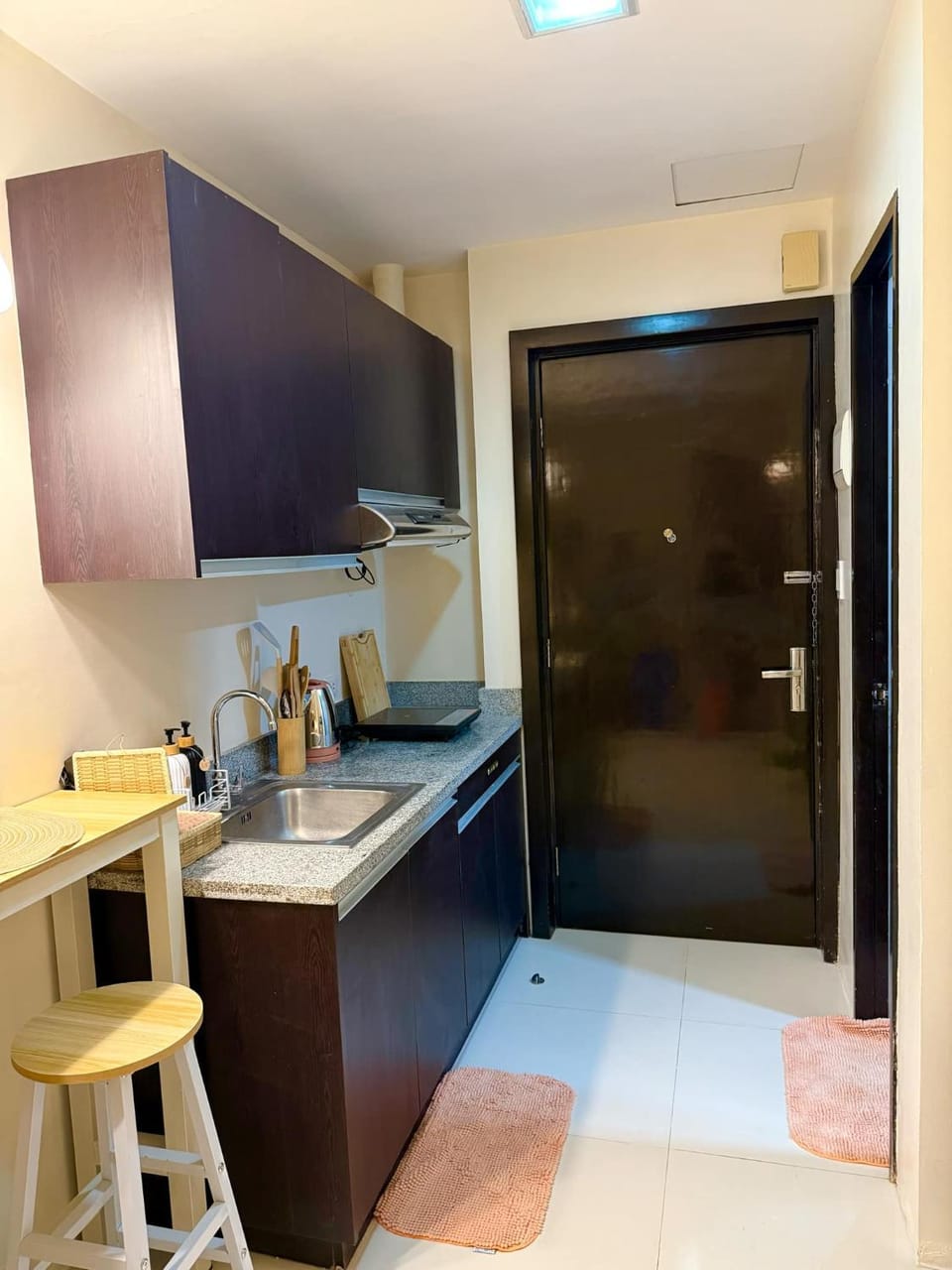 Kitchen or kitchenette, stove