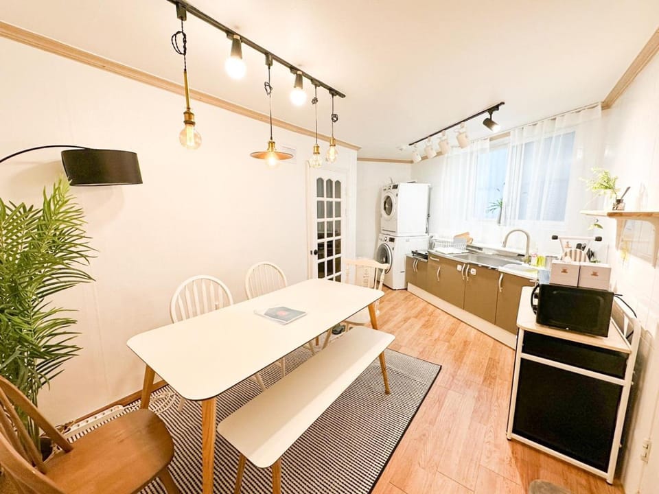 Kitchen or kitchenette, Living room, Dining area