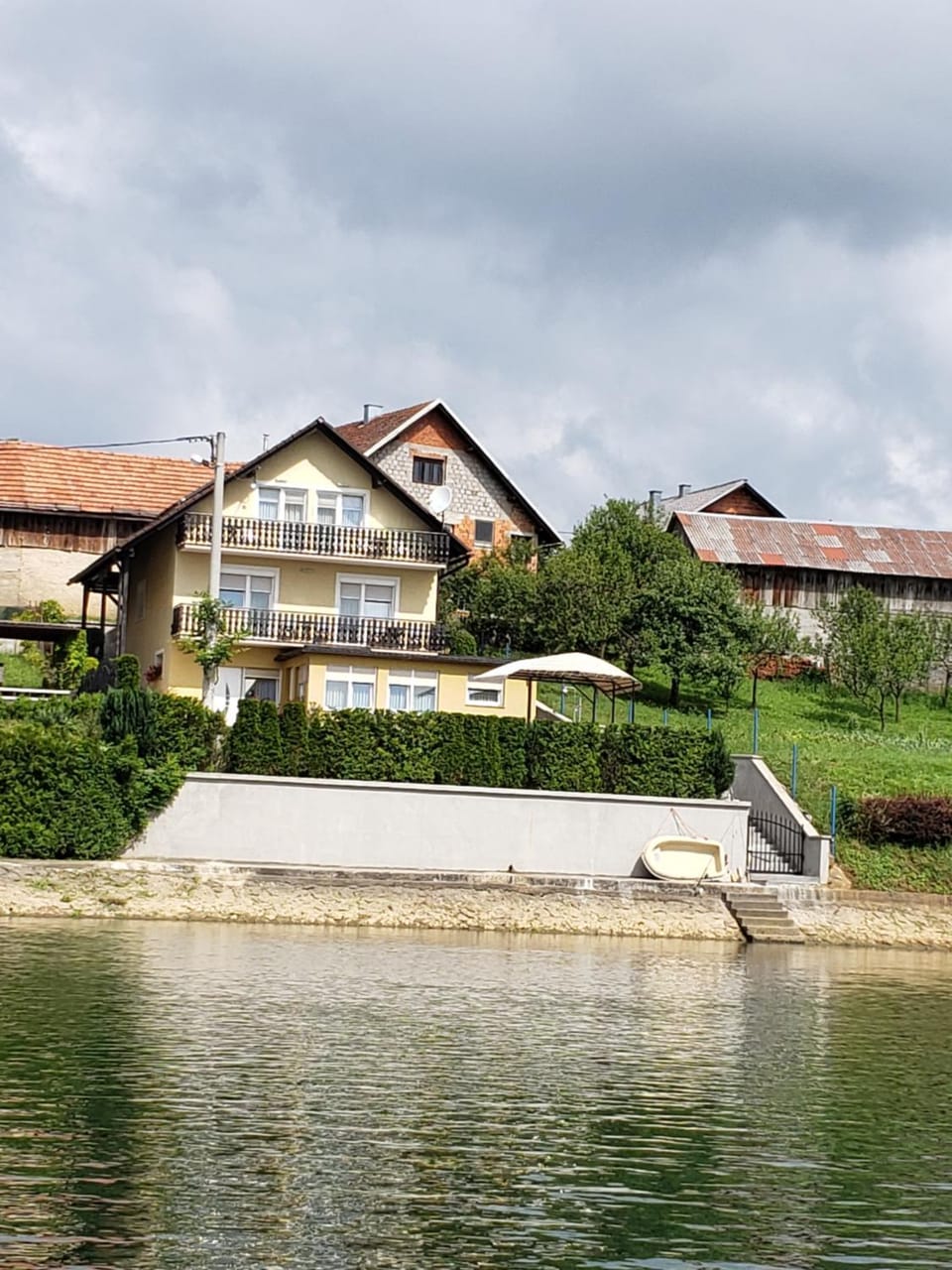 Facade/entrance, Lake view
