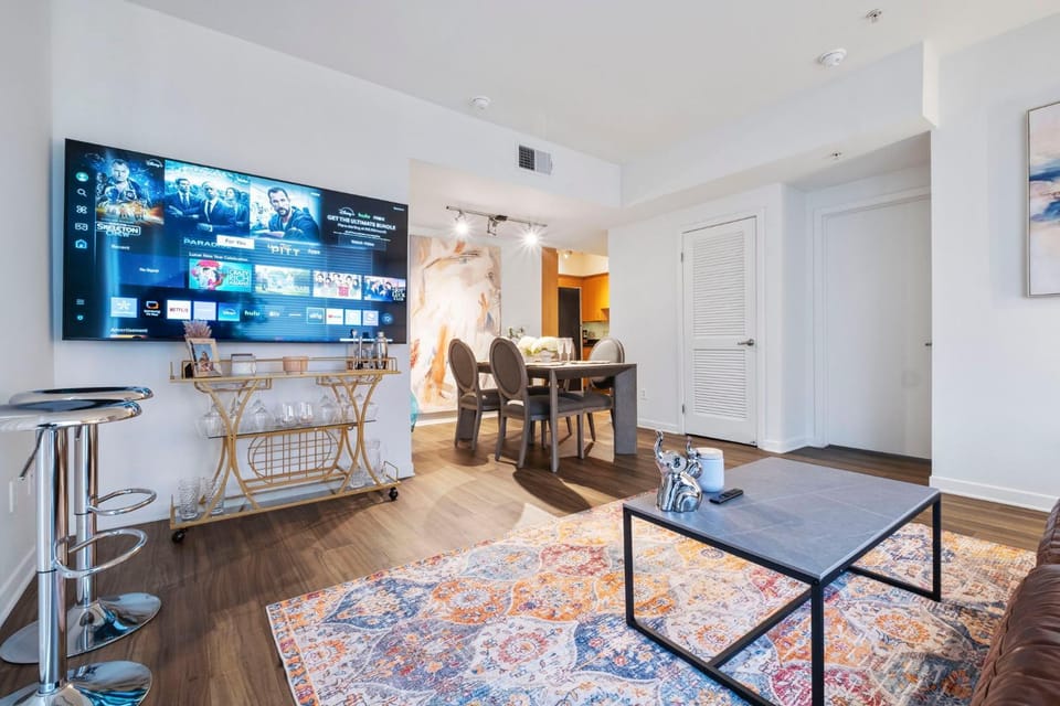 2 Santa Monica Beach Walking Apartment in Santa Monica