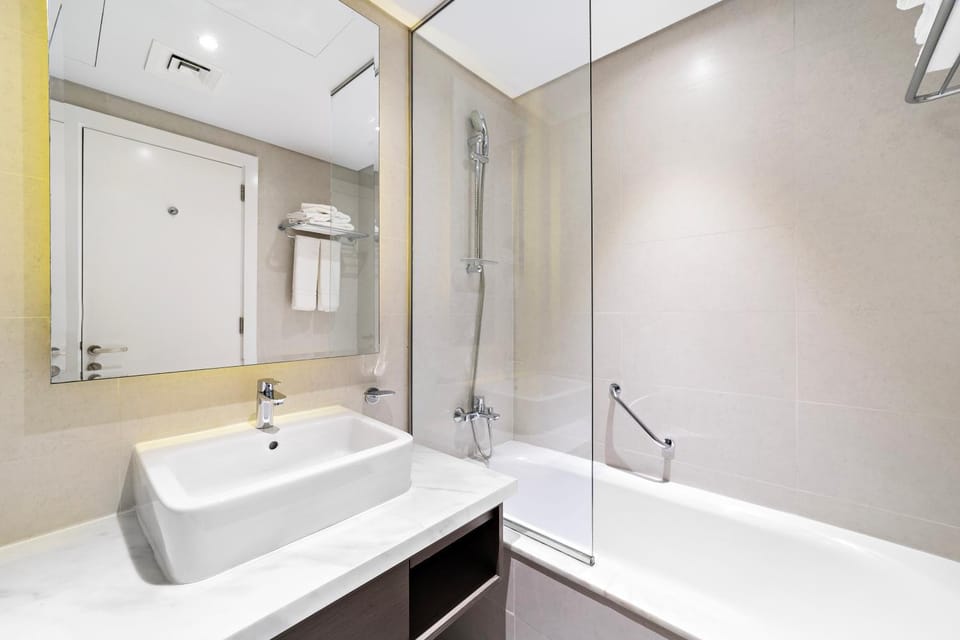 Shower, Bathroom, Bath, towels