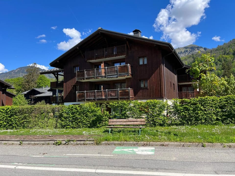 Le Chardon Argenté T4 Duplex 4 etoiles - 7 couchages - Parking&Piscine Apartment in Samoëns