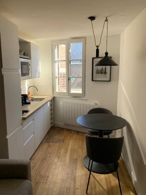 Superbe studio en hypercentre et rue piétonne - 3emeAdrienDubouché Apartment in Limoges