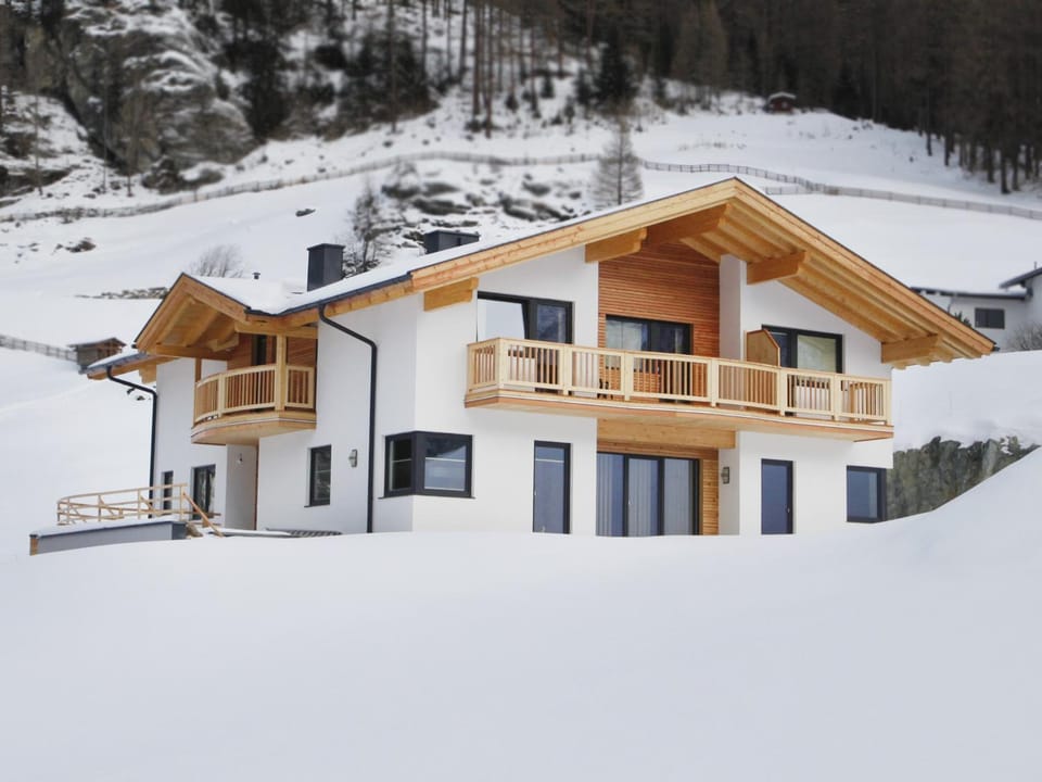 Property building, Day, Winter
