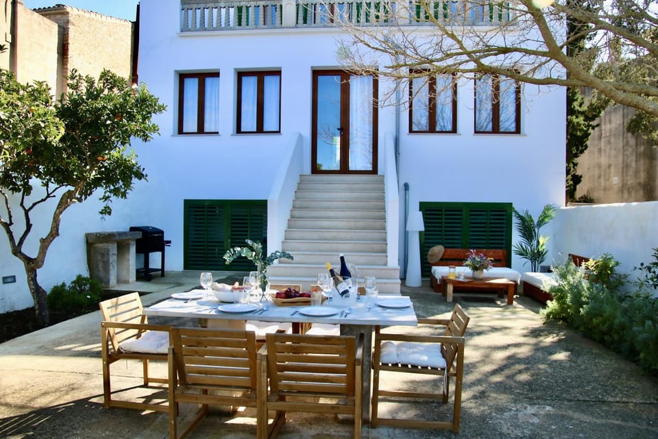 BBQ facilities, Living room, Dining area