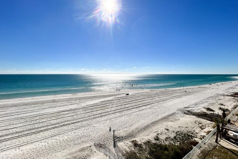 Westwind 604 Apartment in West Beach