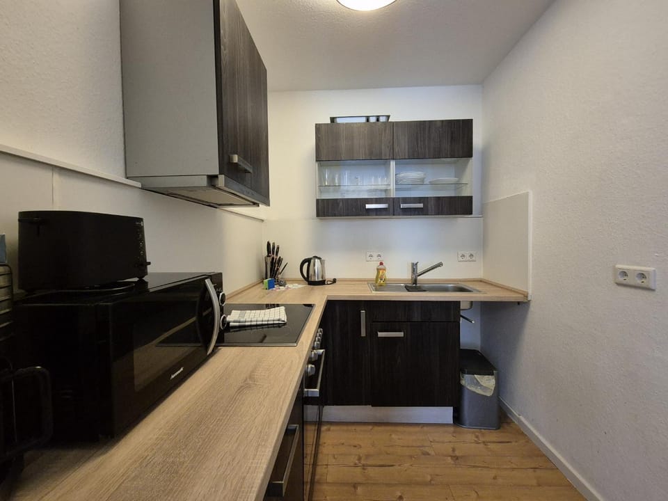 Kitchen or kitchenette, Dining area, dishwasher, oven, stove, toaster
