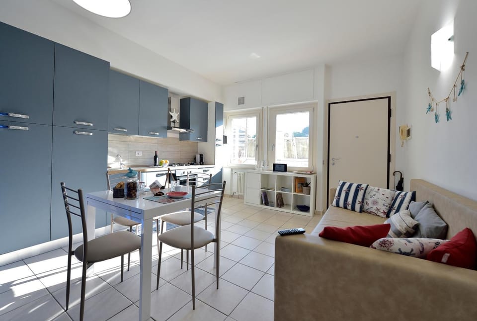 Kitchen or kitchenette, Living room, Dining area