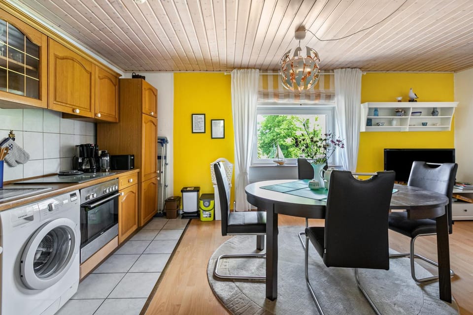 Property building, Kitchen or kitchenette, Living room