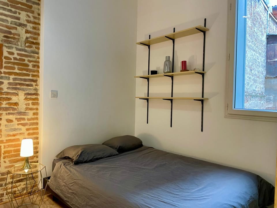 Bed, Photo of the whole room