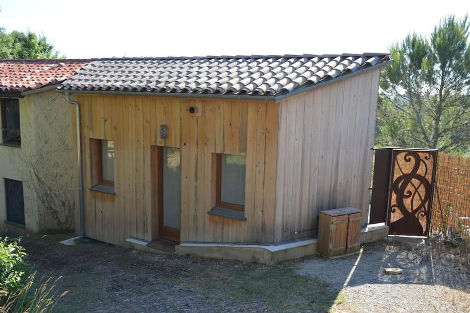 Chalet, quiet, with view and pool (at summertime) Chalet in Occitanie