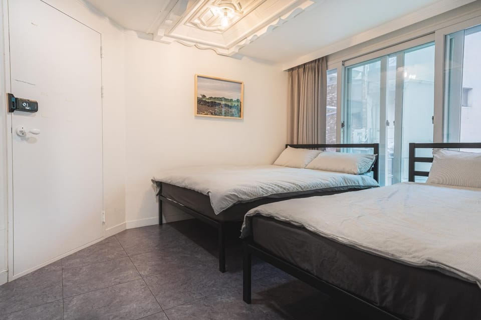 Kotaro House 1 Bed and Breakfast in Seoul