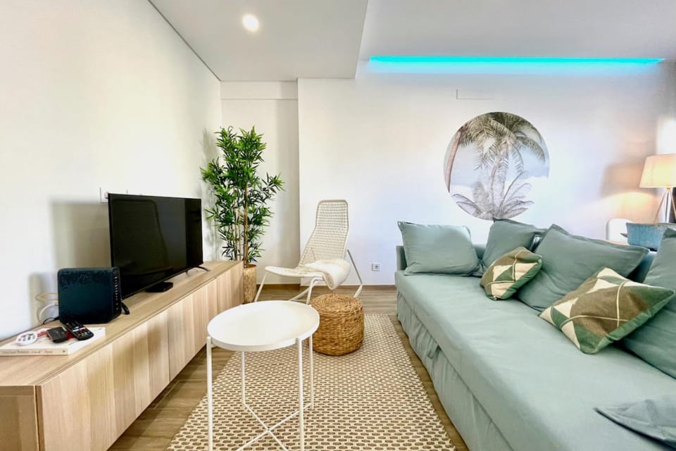Communal lounge/ TV room, TV and multimedia, Living room, Seating area