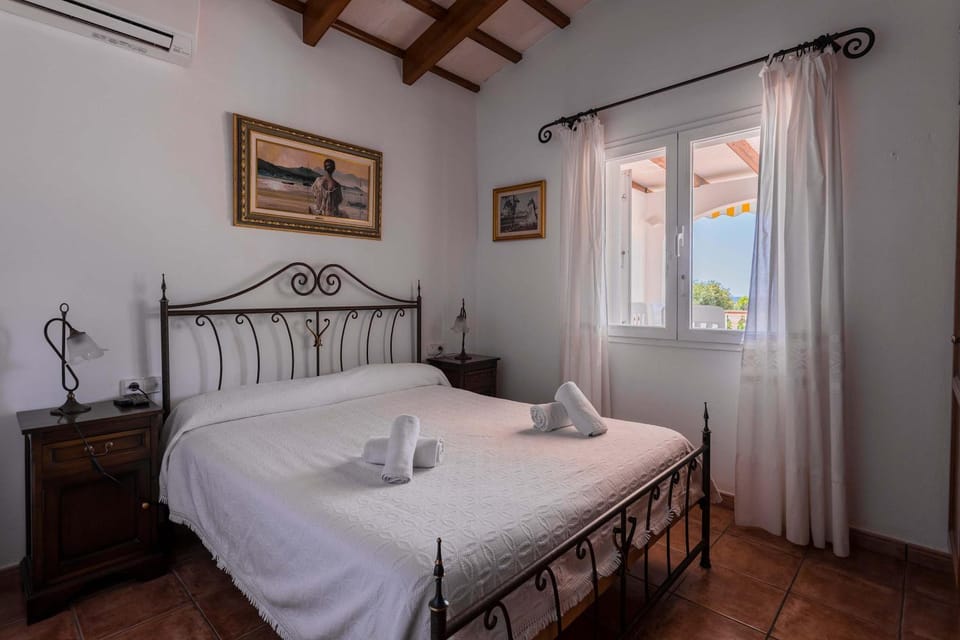 Villa Silvina - Close to the Beach Villa in San Jaime Mediterráneo