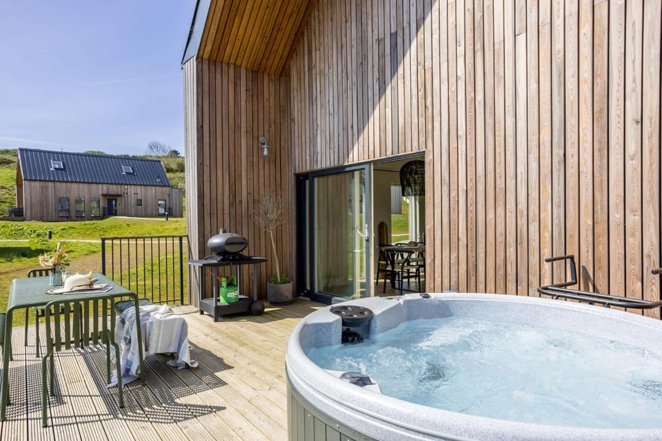 Patio, Hot Tub, Seating area