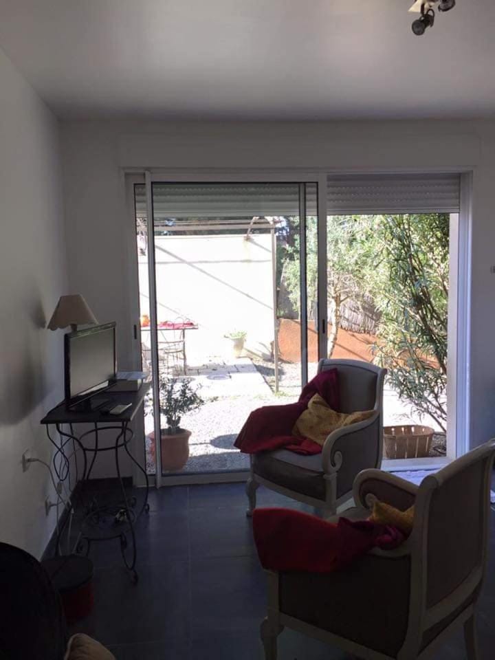 Chambre d hôte gite Au fond du jardin Bed and Breakfast in Vedène