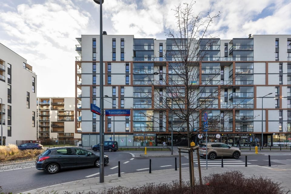 Property building, Facade/entrance, Off site, Day, Neighbourhood, Location