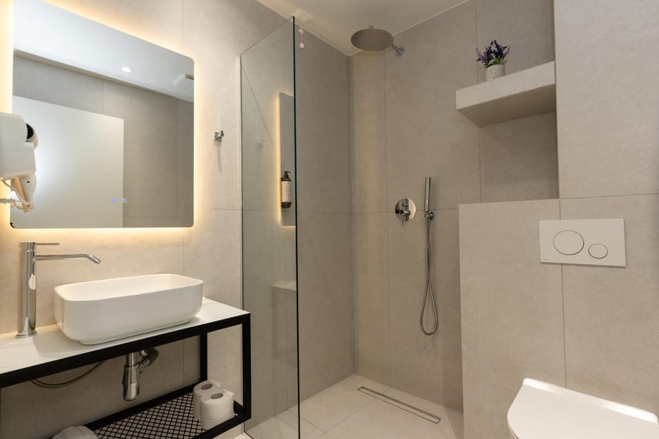 Shower, Toilet, Bathroom