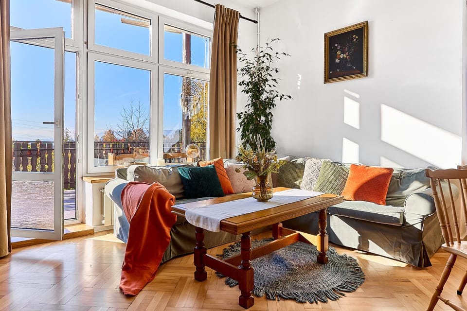 View (from property/room), Balcony/Terrace, Living room, Seating area
