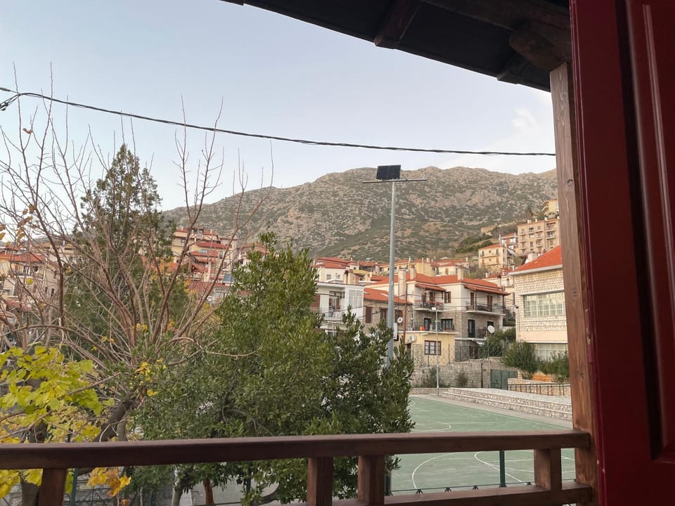 Balcony/Terrace, Mountain view