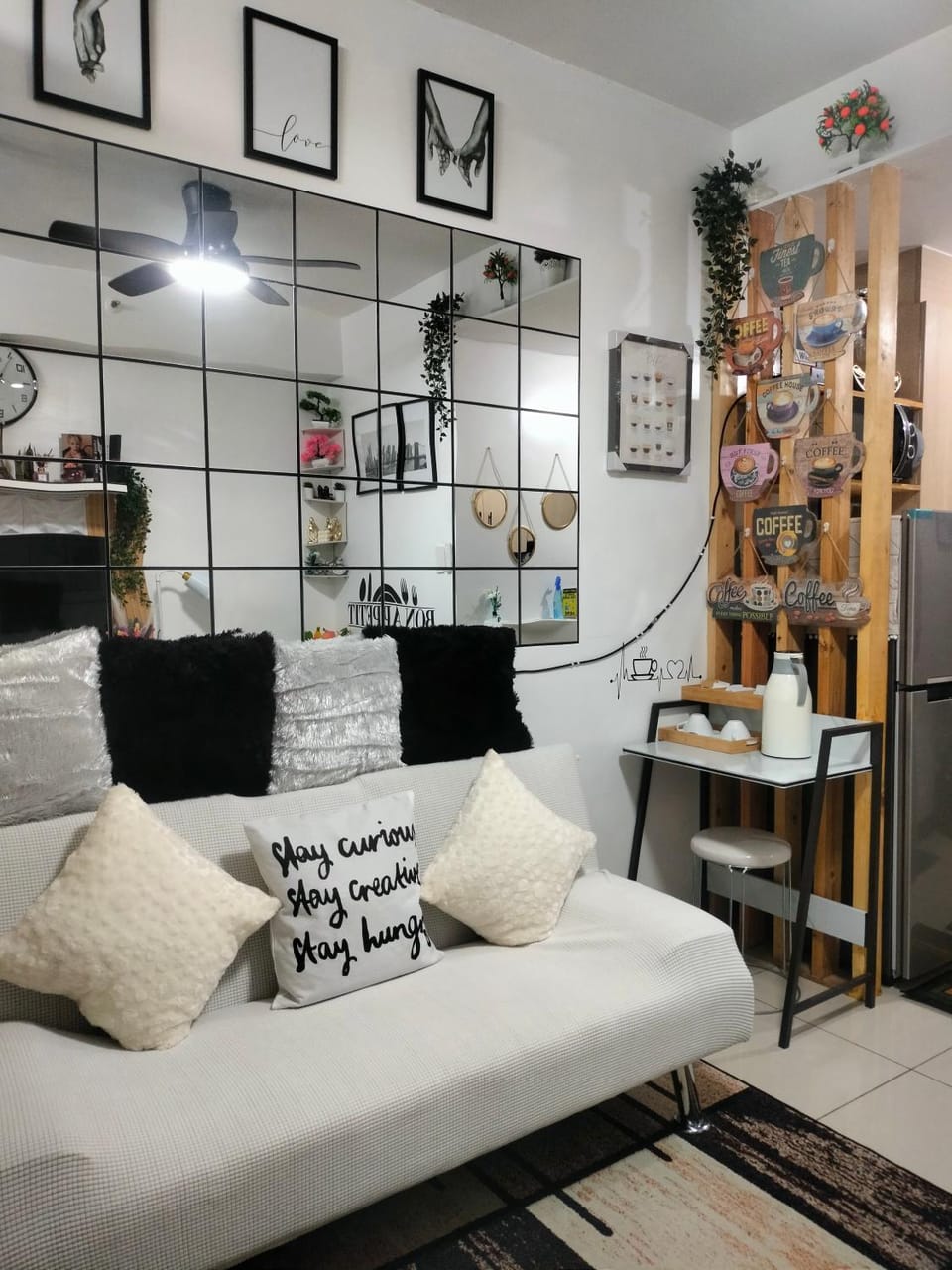 Living room, Seating area