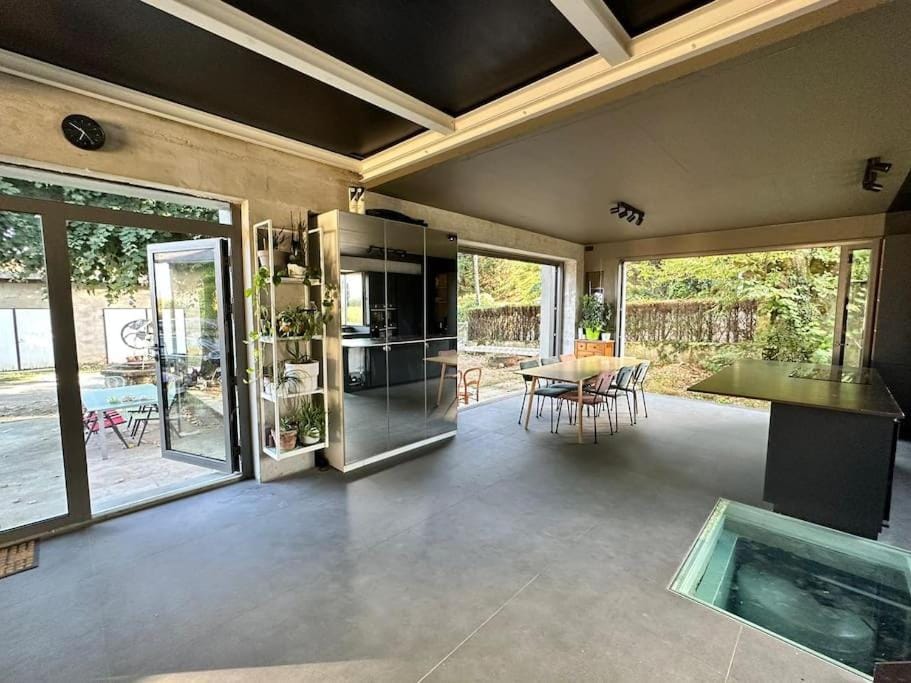 Maison Campagne Pisé Architecte Loft Contemporain Villa in Auvergne-Rhône-Alpes