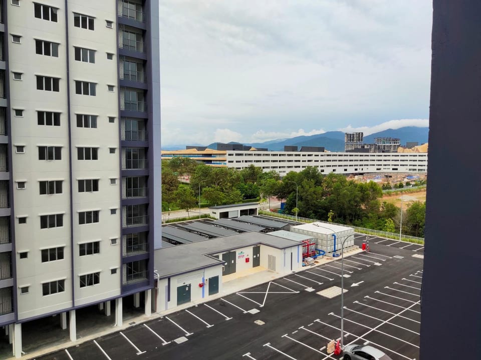 Property building, Day, Neighbourhood, City view, Street view, Parking