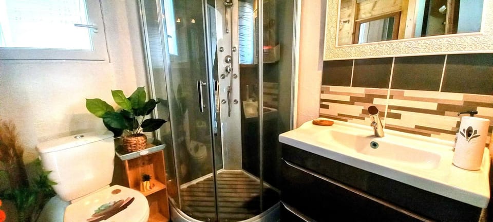 Shower, Toilet, Bathroom