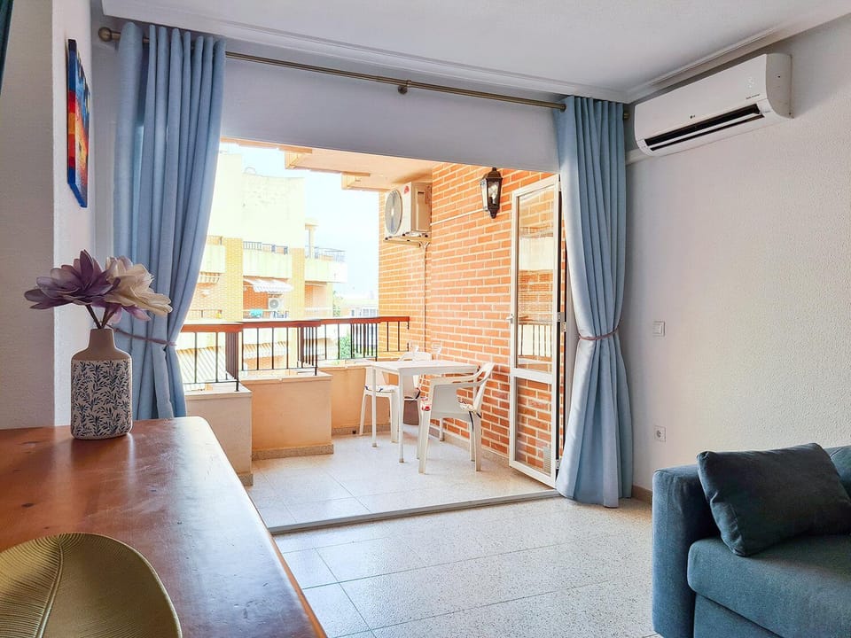 Balcony/Terrace, Living room, air conditioner
