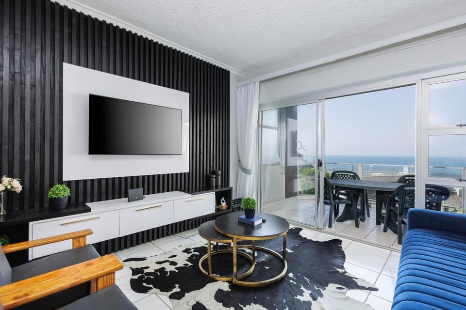 Communal lounge/ TV room, TV and multimedia, Seating area